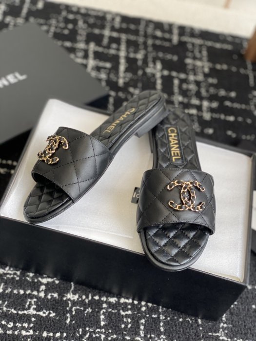 Шльопанці жіночі фото 5