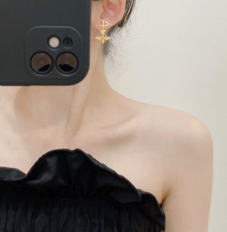 Stylish and elegant earrings-carnations фото 8