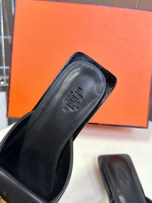 Шлепанцы фото 8