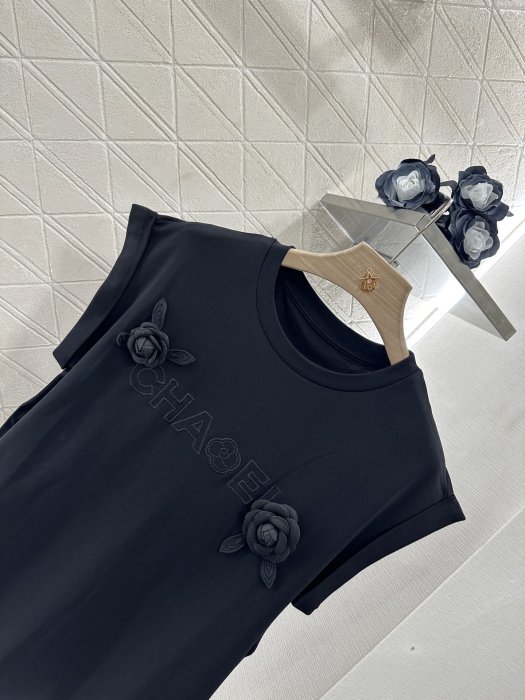 T-shirt women's фото 3