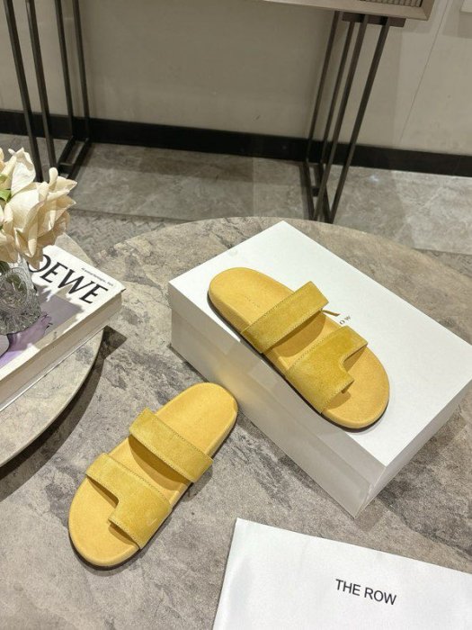 Шлепанцы женские фото 6