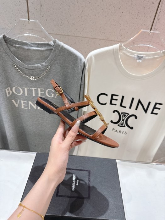 Босоножки фото 5