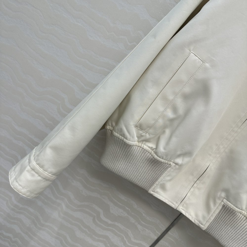 Куртка шкіряна жіноча фото 5