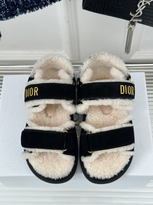 Sandals on fur фото 4