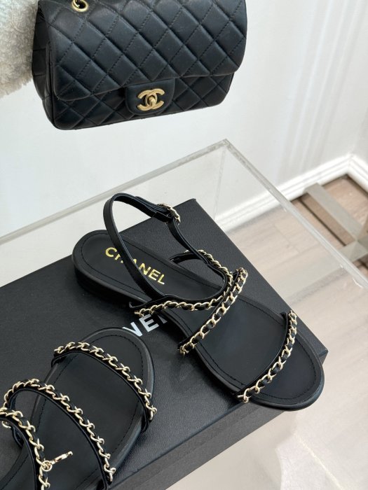 Сандалі жіночі фото 5