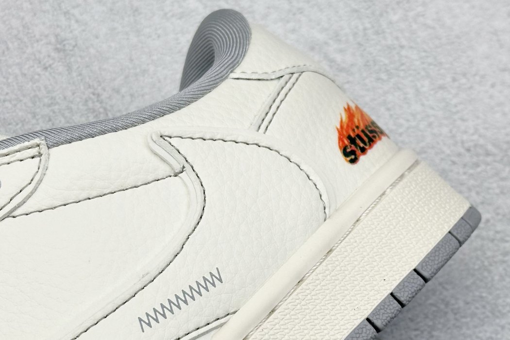 Кроссовки Travis Scott x Fragment Design x Air Jordan 1 Low OG SP AJ1 фото 9