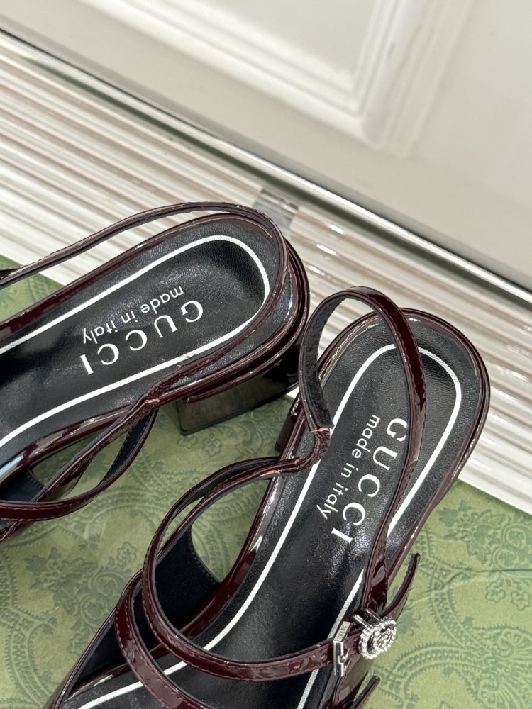 Босоножки фото 8