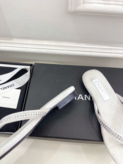 Шлепанцы фото 8