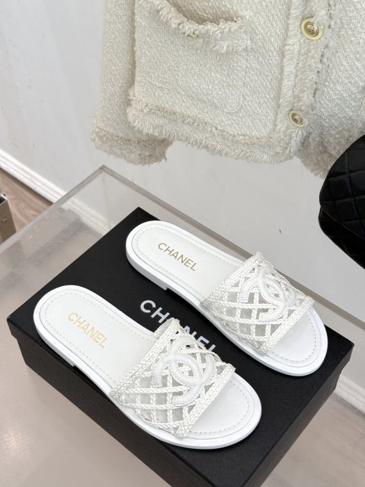 Шлепанцы фото 3