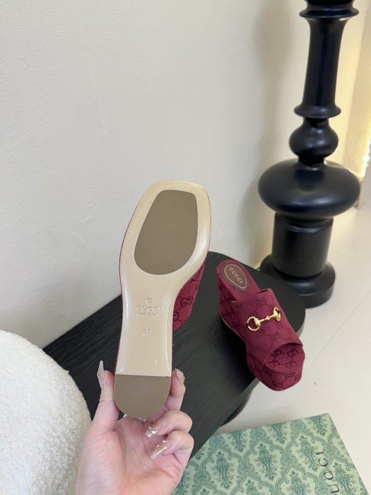 Босоножки фото 6