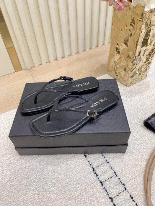 Шлепанцы женские