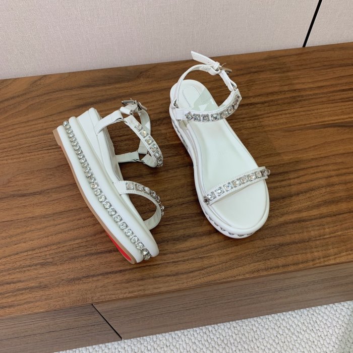 Босоножки фото 3