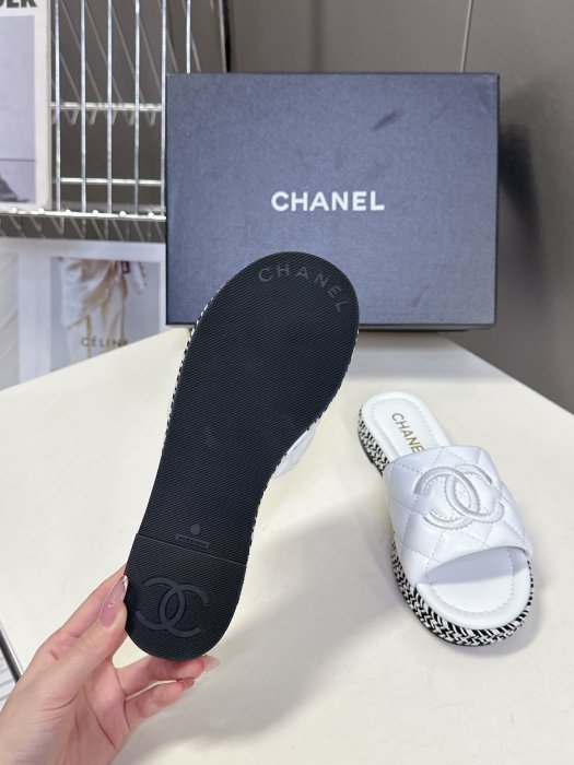 Шлепанцы фото 9