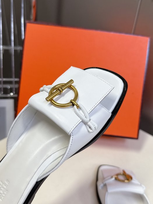 Шлепанцы фото 7