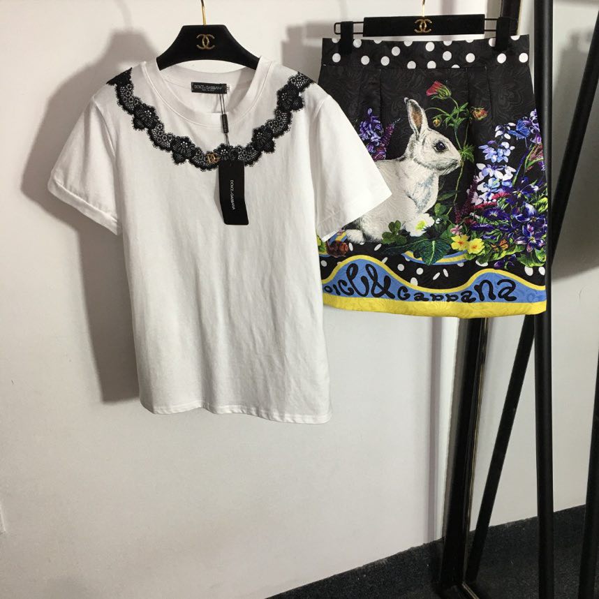 Costume female (T-shirt and skirt)