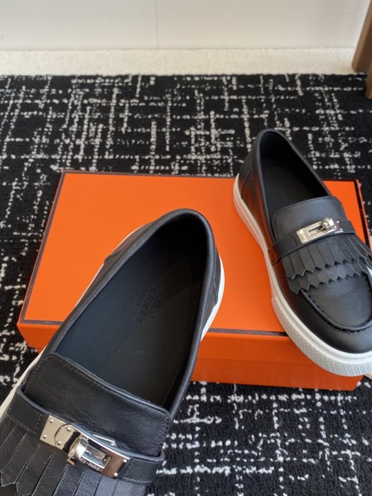 Лоферы кожаные женские фото 8