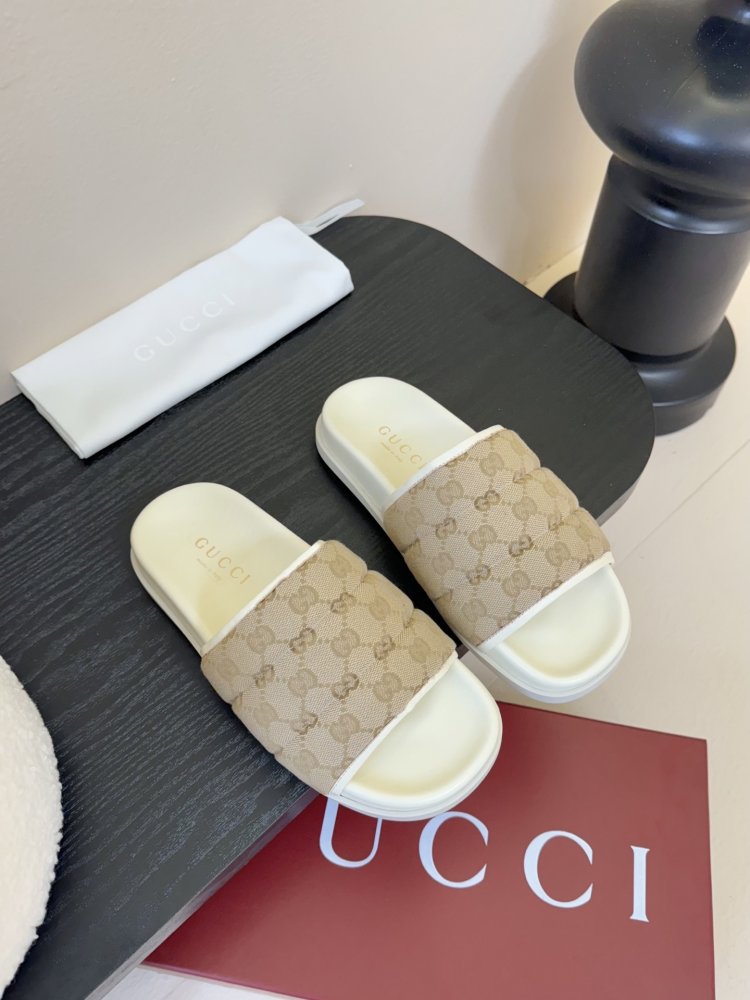 Шлепанцы женские