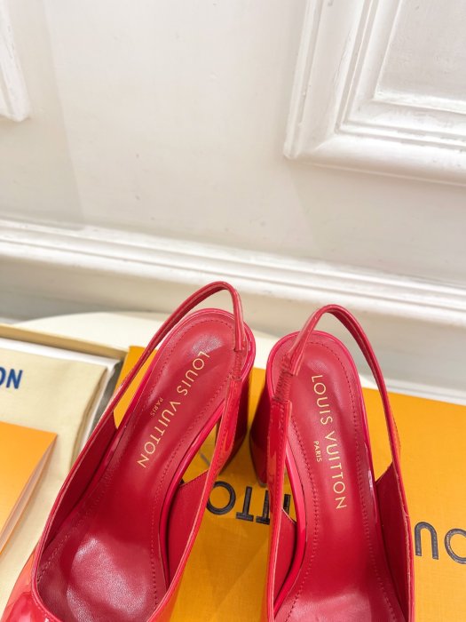 Босоножки фото 6