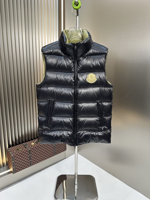 Vest men's