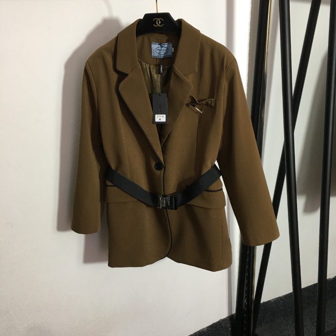 A jacket brown from belt
