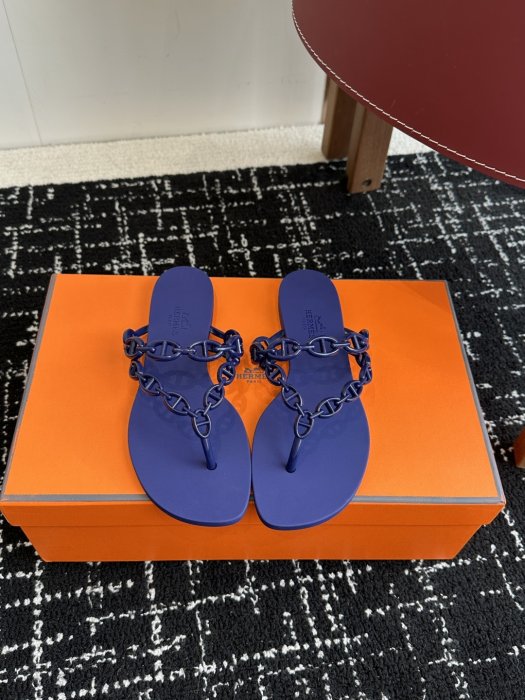 Шльопанці жіночі