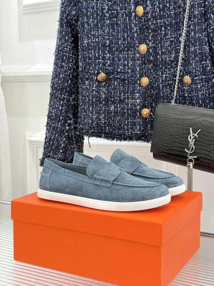 Лоферы женские