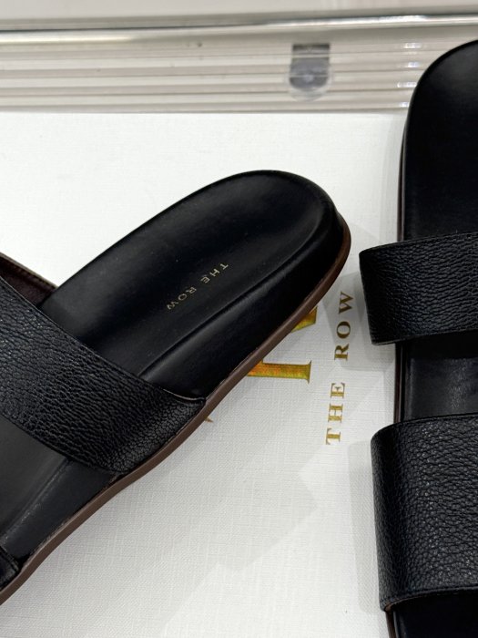 Шлепанцы фото 6