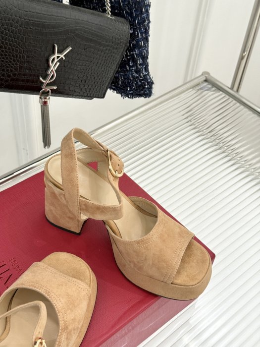 Босоножки фото 5