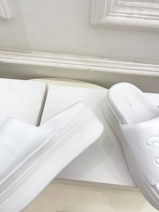 Шлепанцы женские фото 8