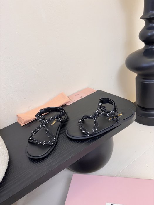 Сандалии женские фото 3