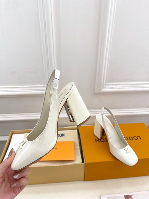 Босоножки фото 5