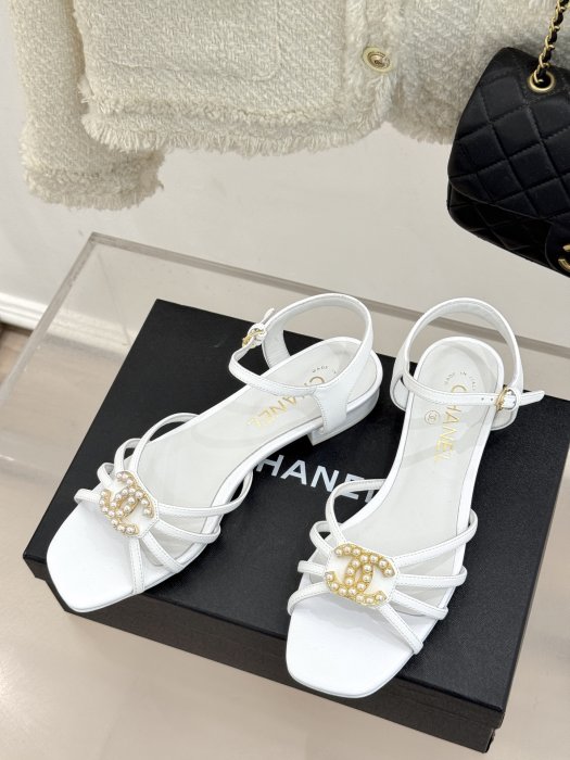 Босоножки фото 2