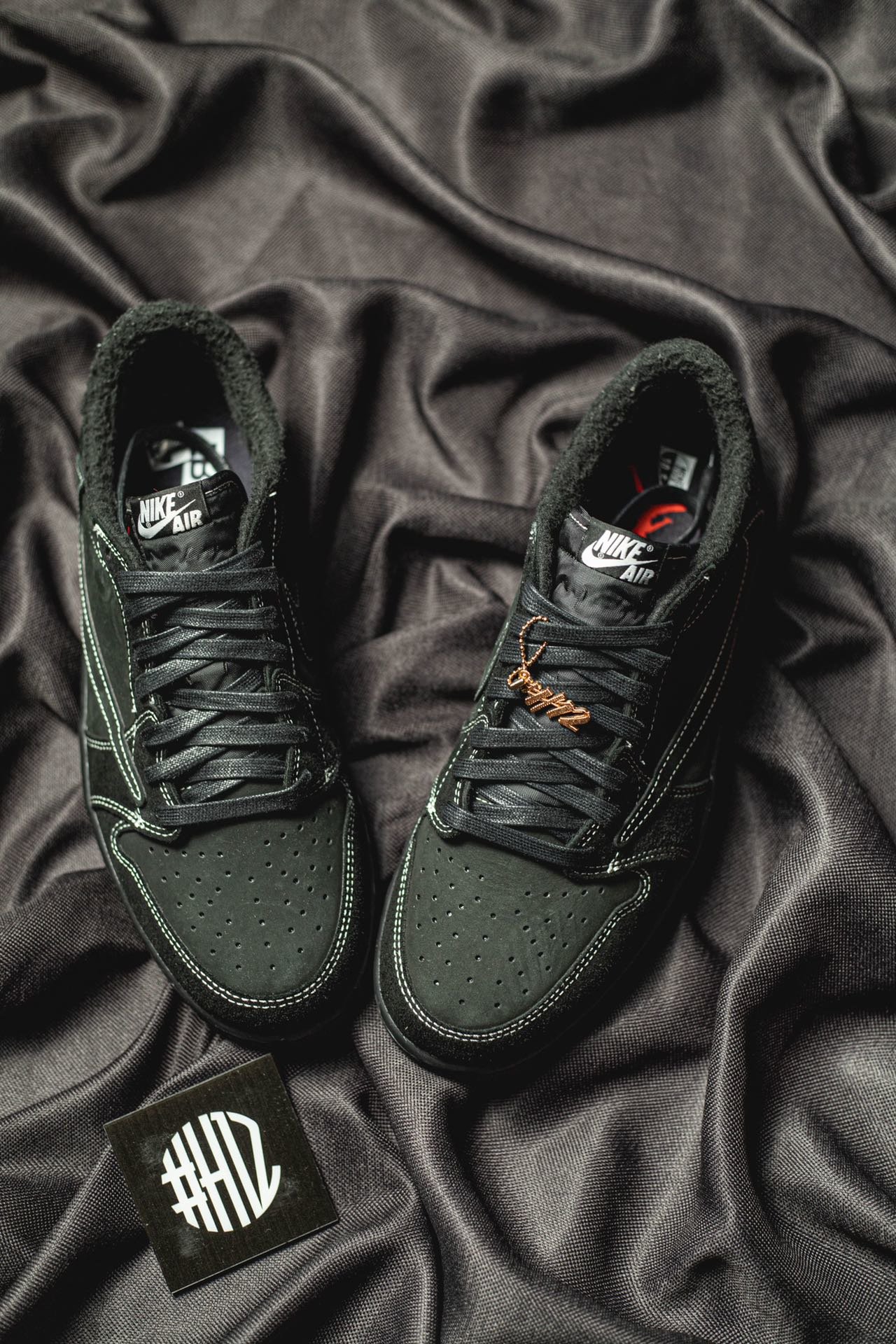 Кроссовки Air Jordan 1 Low Black Phantom DM7866-001 фото 2