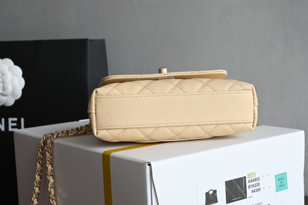 Сумка Chanel Coco Handle mini из зернистой кожи фото 4