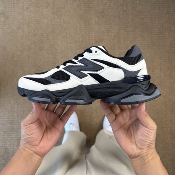 Кросівки NB9060