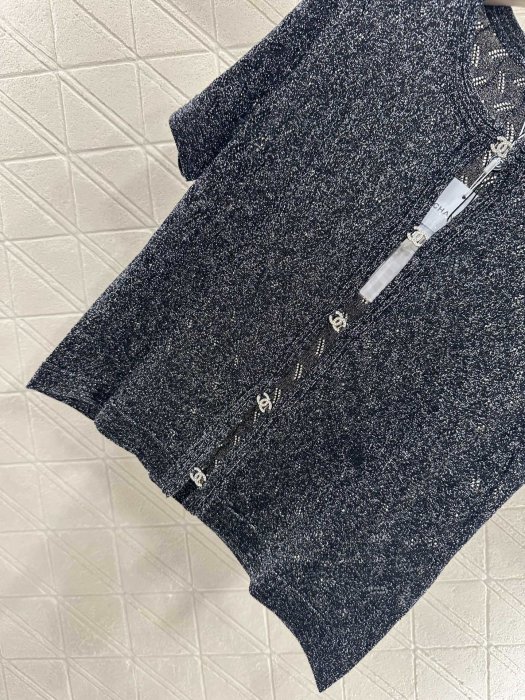 T-shirt women's фото 5