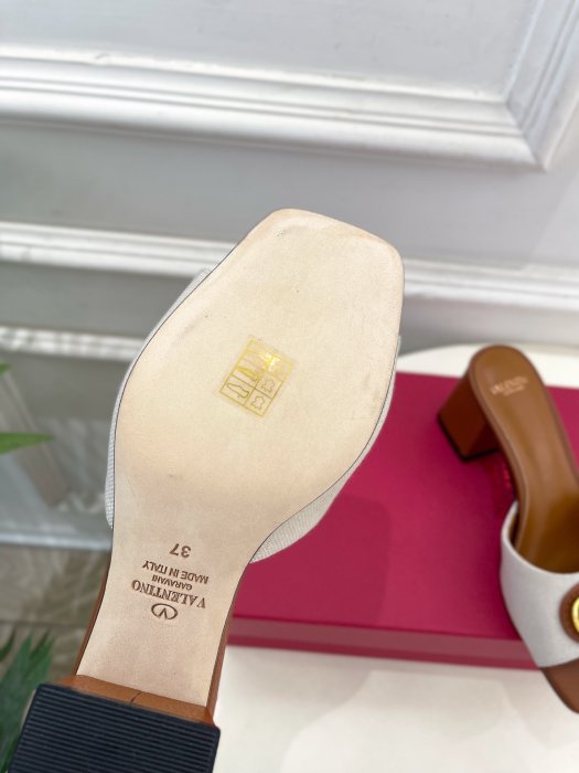 Босоножки фото 9