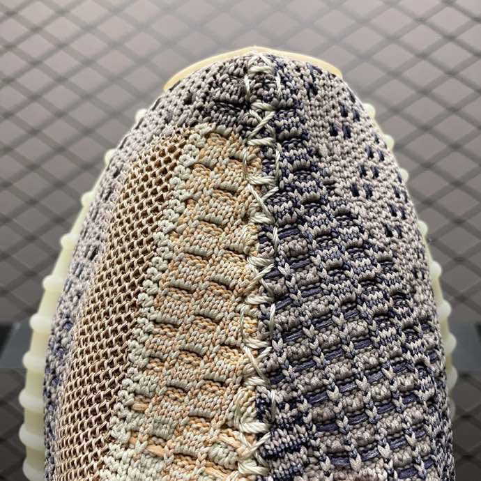 Sneakers Yeezy Boost 350 V2 фото 7