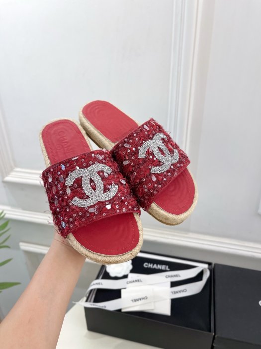 Шлепанцы женские фото 5