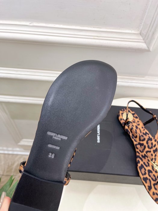 Сандалии женские фото 9