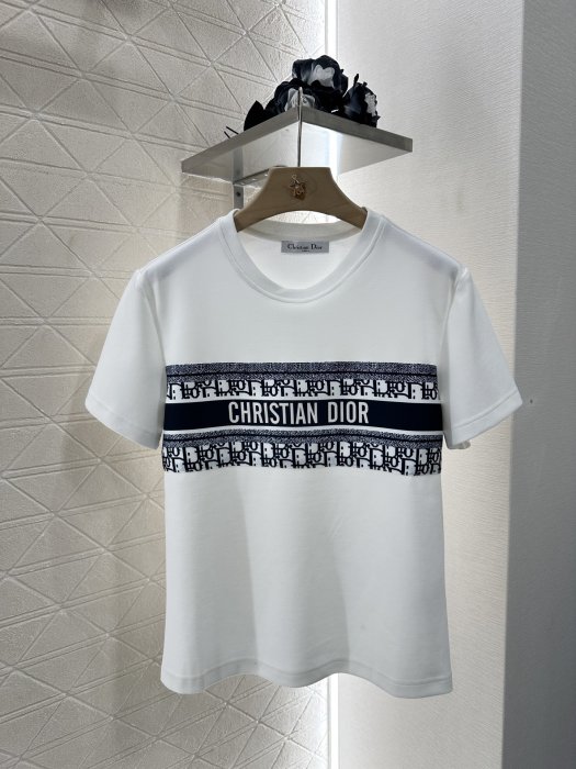 Футболка женская