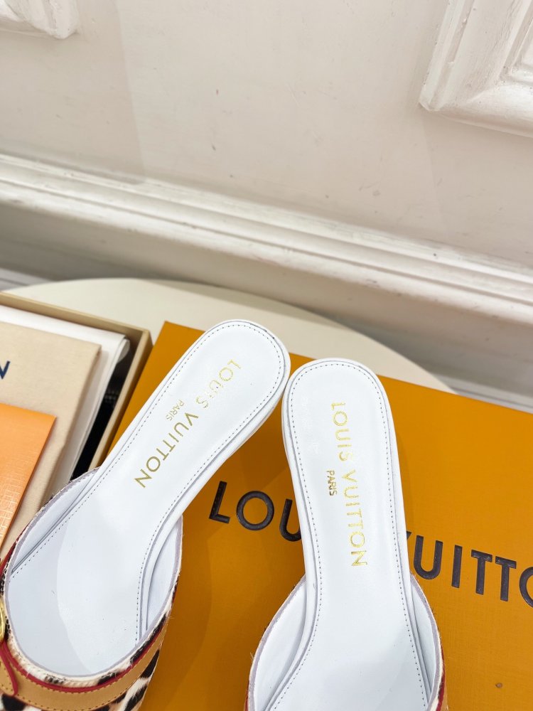 Босоножки фото 7