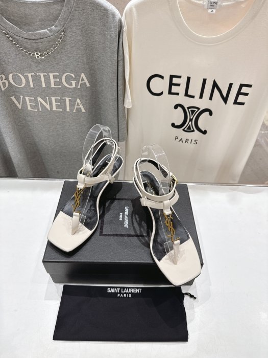 Босоножки фото 2