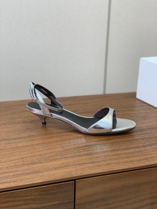 Босоножки фото 5