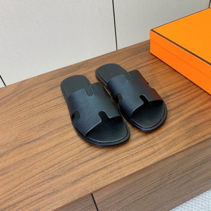 Шлепанцы женские фото 6