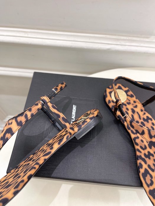 Сандалии женские фото 8