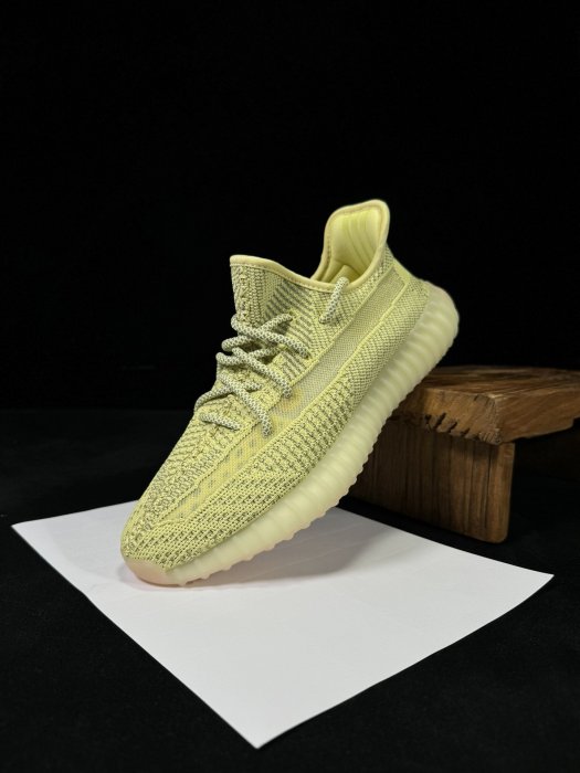 Кросівки Yeezy 350V2 фото 2