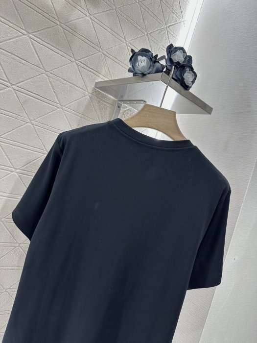 T-shirt women's фото 4