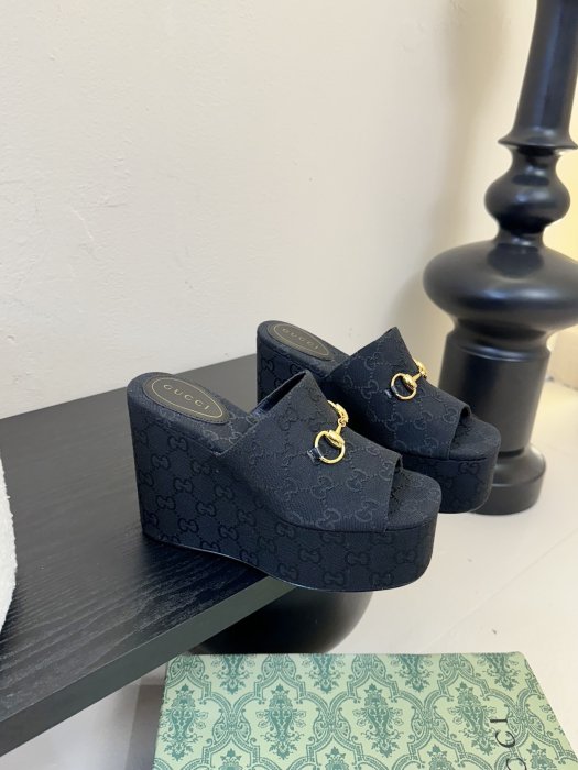 Босоножки фото 2