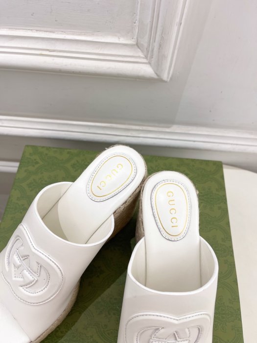 Босоножки фото 7